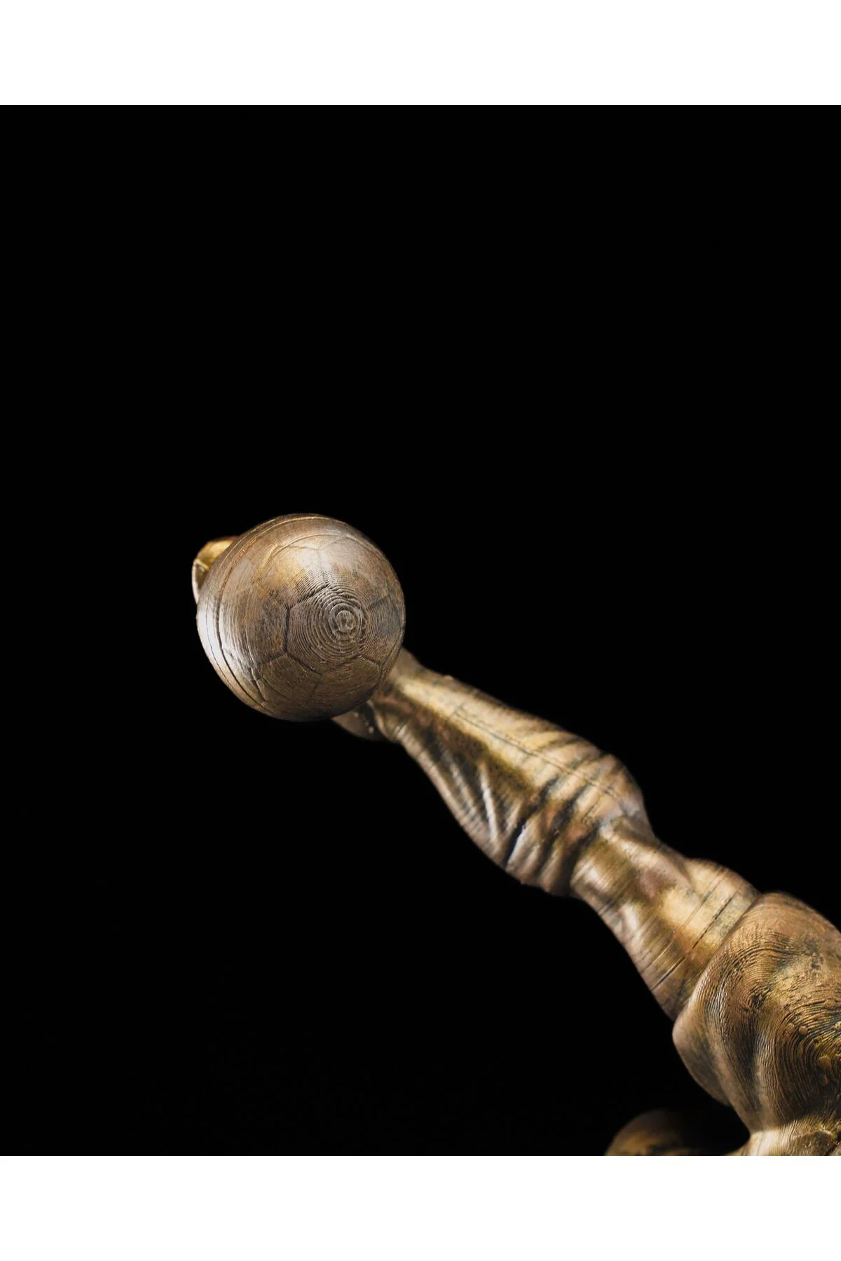 Vole Vuruşu Yapan Futbolcu Figürü 25 Cm (DEV BOY)