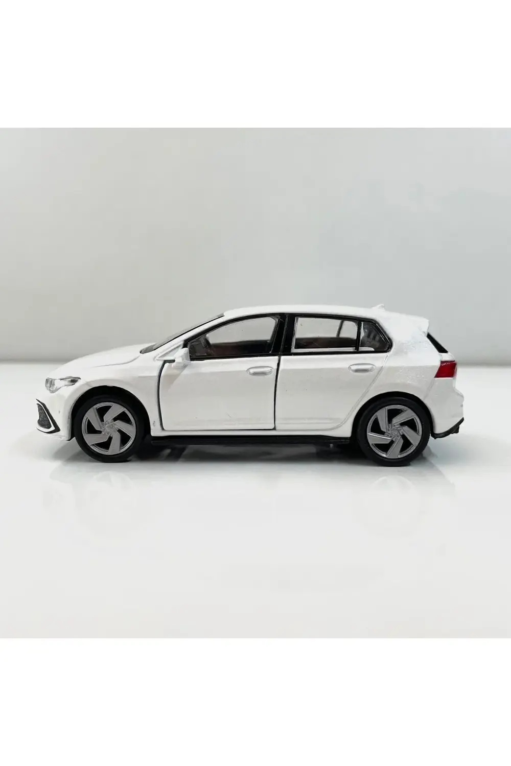 Volkswagen Golf 8 GTI 1/36 Ölçek Welly Diecast Metal Model Araba