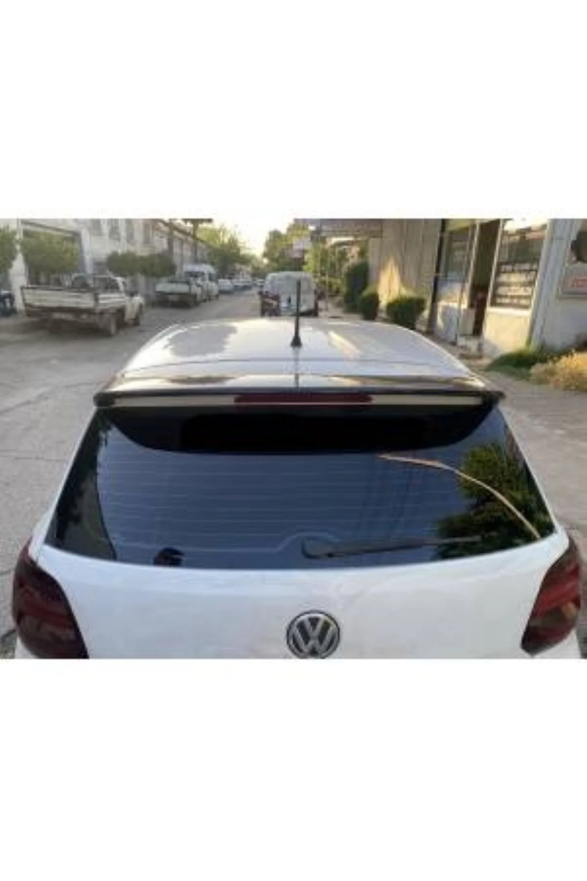 Volkswagen Polo 2010  Uyumlu Astarlı Ayaklı Spoyler sry