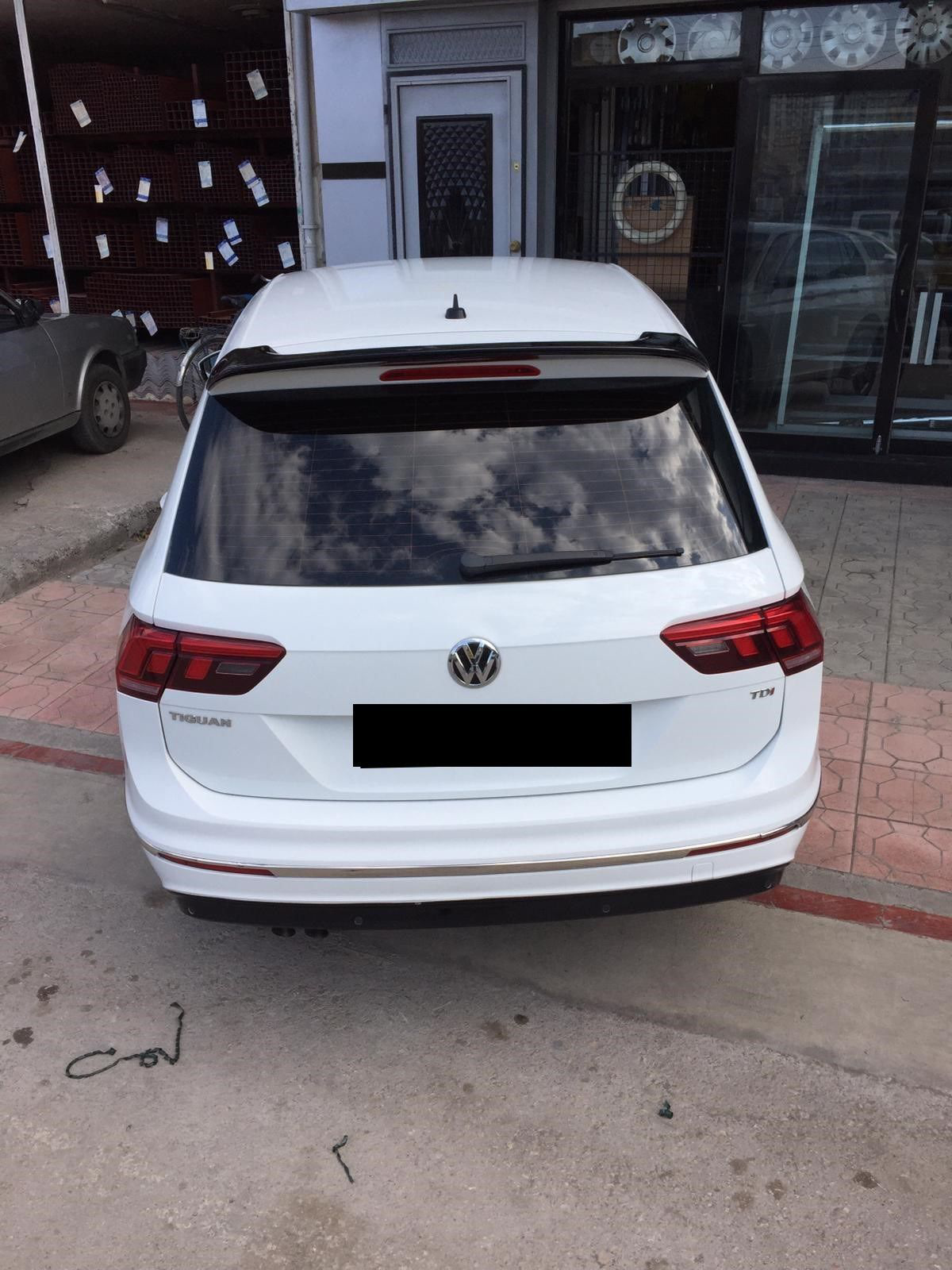Volkswagen Tiguan Uyumlu -2015 Sonrası Ant Spoiler Fiberglas Volkswagen Tiguan Uyumlu -2015 Sonrası Ant Spoiler Fiberglas
