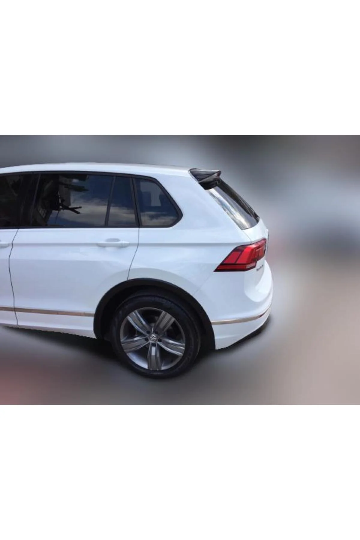 VOLKSWAGEN TİGUAN 2015-2020 ASTARLI ANATOMİK SPOİLER