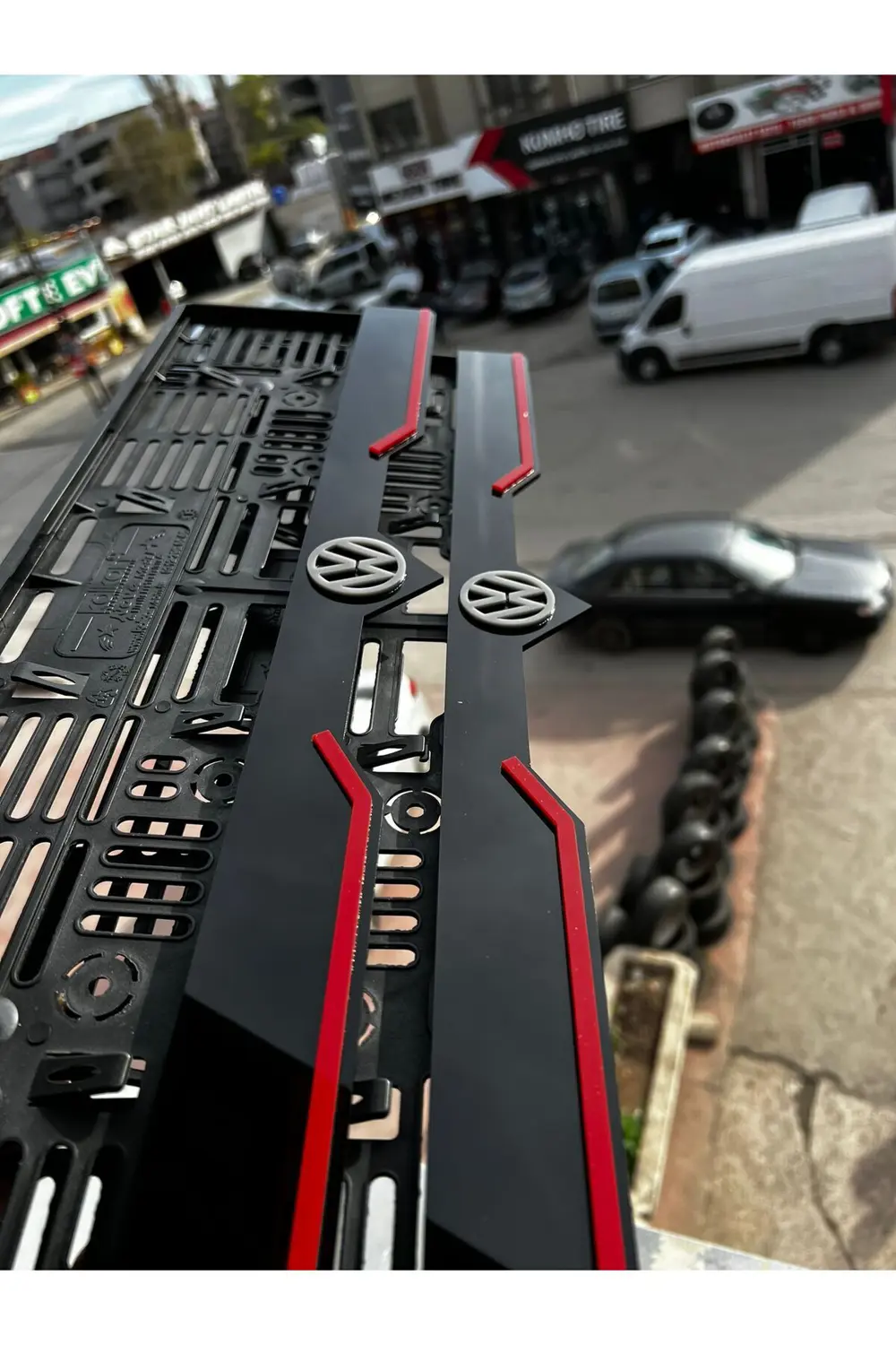 VOLKSWAGEN Uyumlu LOGOLU LİP MODEL Pleksi Plakalık