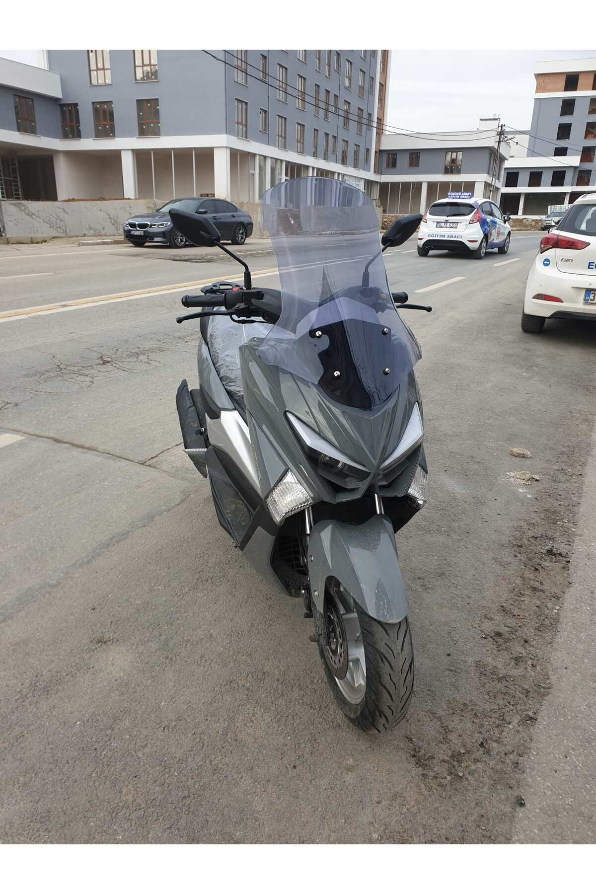 Volta Apec Apx5 Siperlik Ön Cam 2023-2025 Model 57cm Füme Renkli