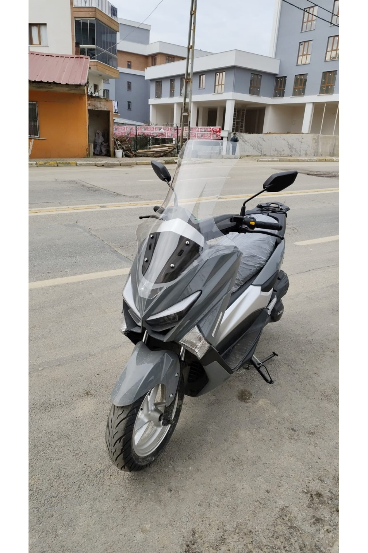 Motocam Volta Apec Apx5 Siperlik Ön Cam 2023-2025 Model 78Cm Şeffaf Renkl