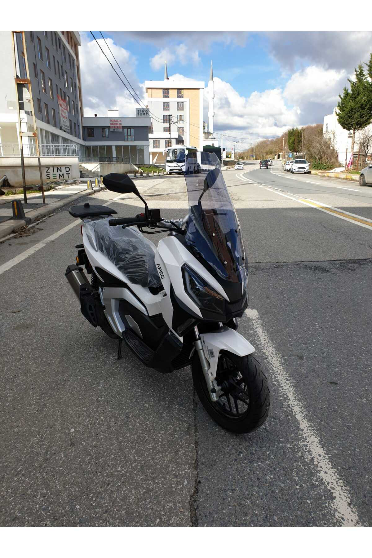 Motocam Volta Apec Apx7 Ön Cam 2024 Model 75Cm Açıkfüme Renkli 4Mm Uzun C