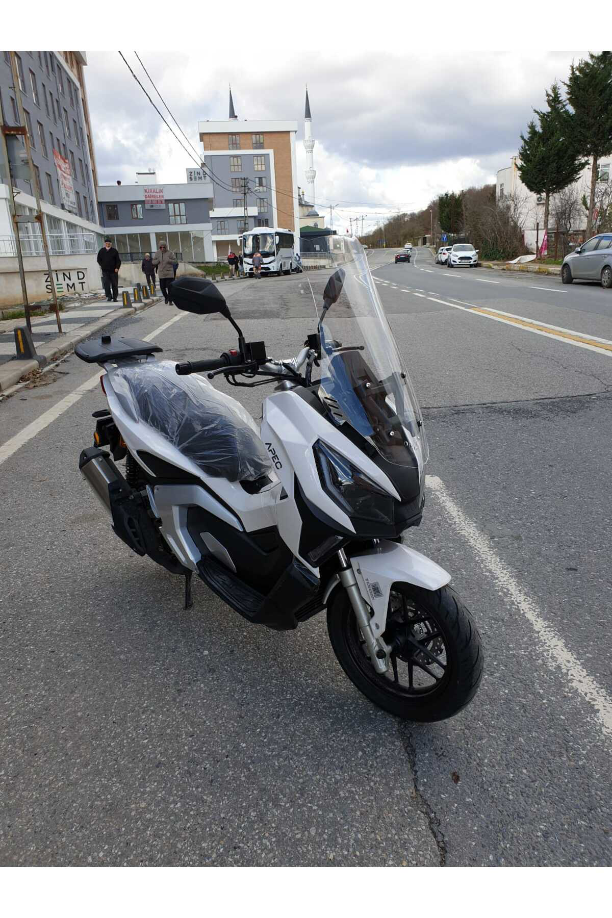 Motocam Volta Apec Apx7 Ön Cam 2024 Model 68Cm Şeffaf Renkli 4Mm Orta Boy