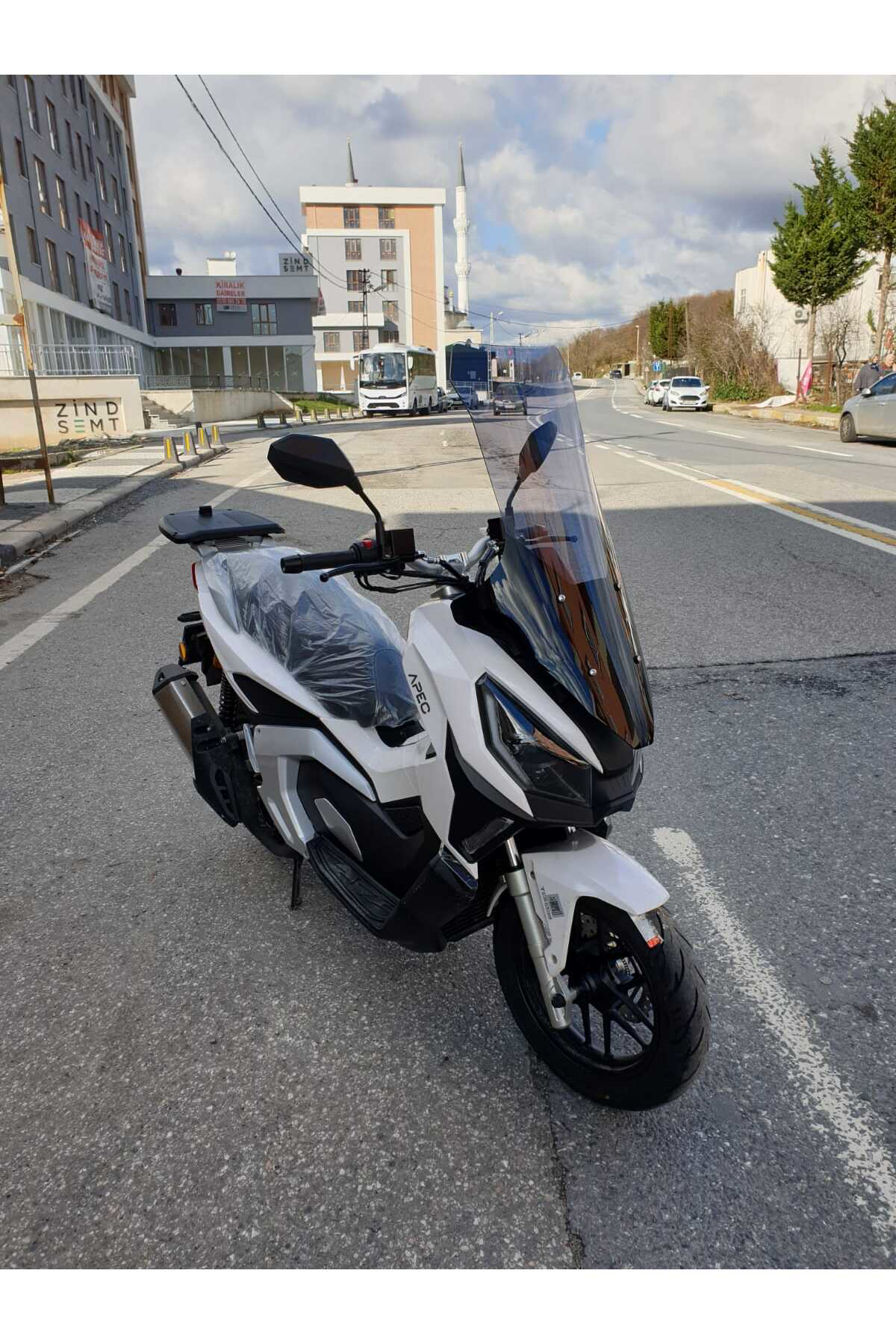 Motocam Volta Apec Apx7 Ön Cam 2024 Model 78Cm Açıkfüme Renkli 4Mm Uzun C