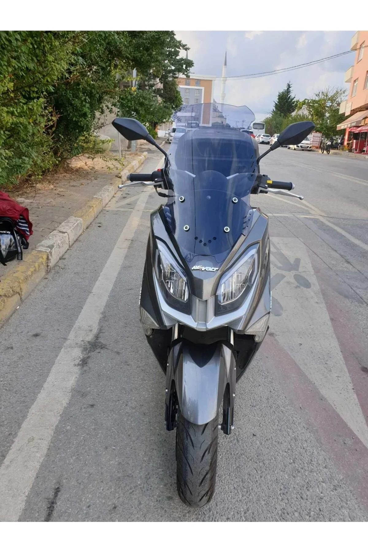 Volta Revolt Rm5 Ön Cam 2020-2021 Model 65cm Füme Renkli 4mm ORTA BOYLU Volta Revolt Rm5 Ön Cam 2020-2021 Model 65cm Füme Renkli 4mm ORTA BOYLU