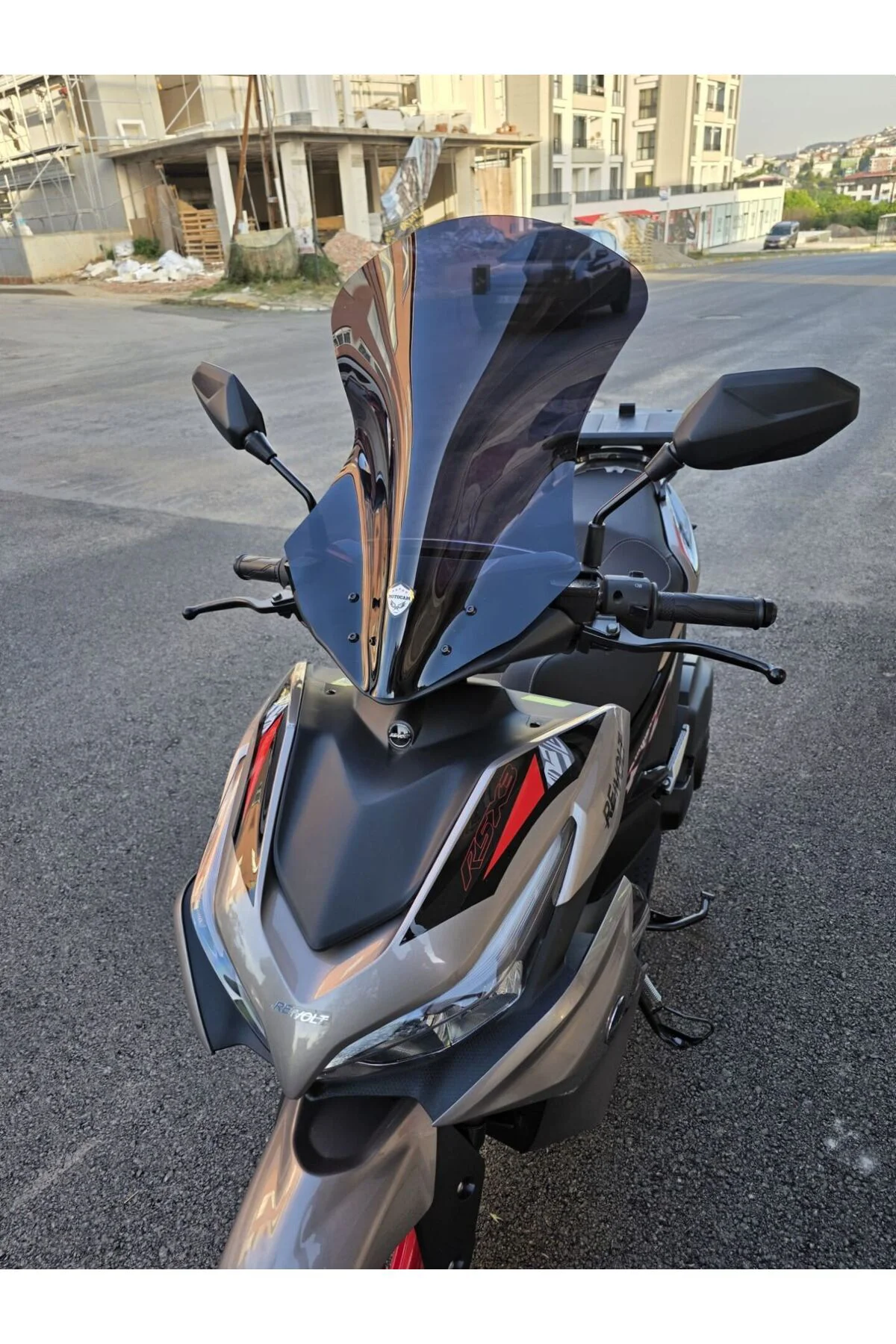 Volta Revolt RSX3 Ön Cam 2022-2026 Model 54cm Siyah Renkli SPORTİ
