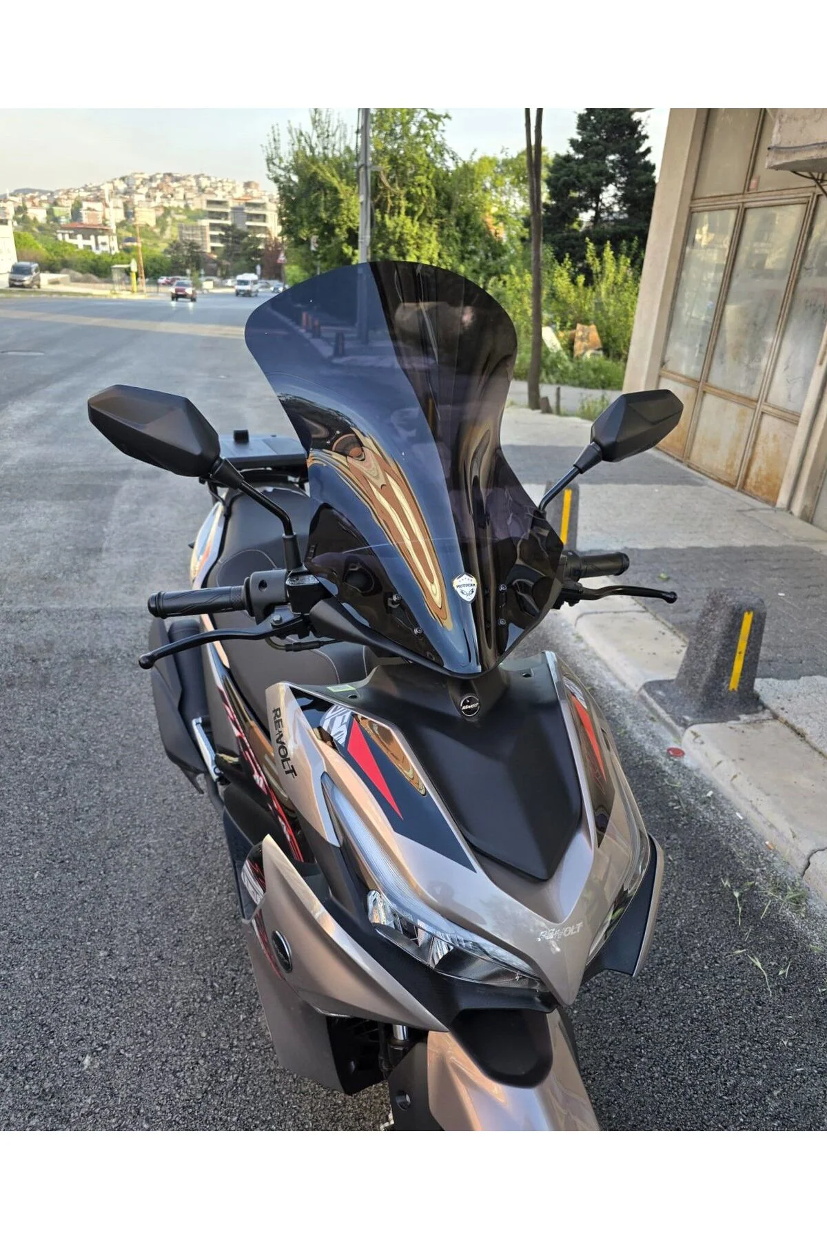 Volta Revolt RSX3 Ön Cam 2022-2026 Model 54cm Siyah Renkli SPORTİ