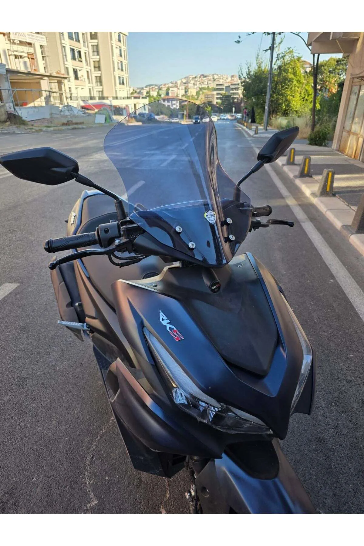 Volta Revolt RSX3 Ön Cam 2022-2026 Model 43cm Füme Renkli SPORTİF