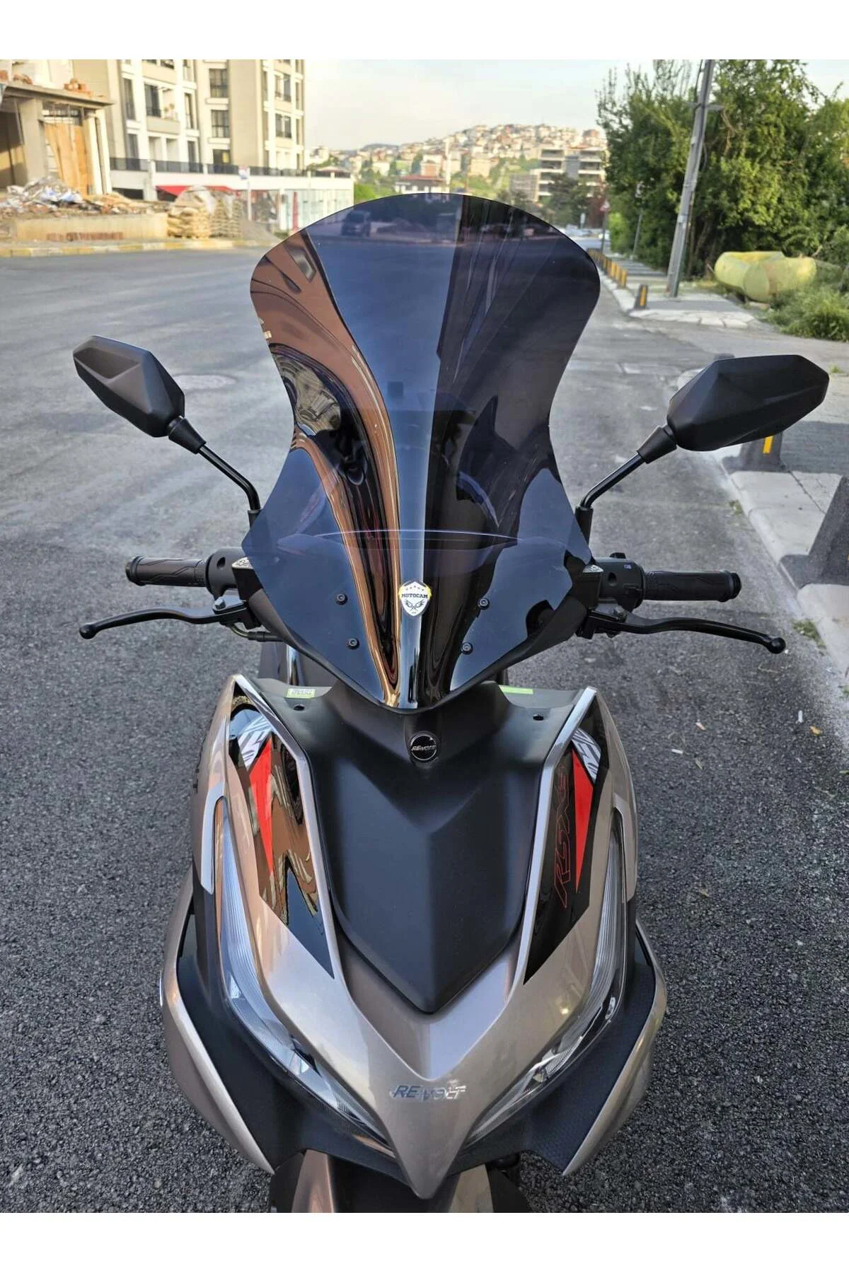 Volta Revolt RSX3 Ön Cam 2022-2026 Model 54cm Siyah Renkli SPORTİ