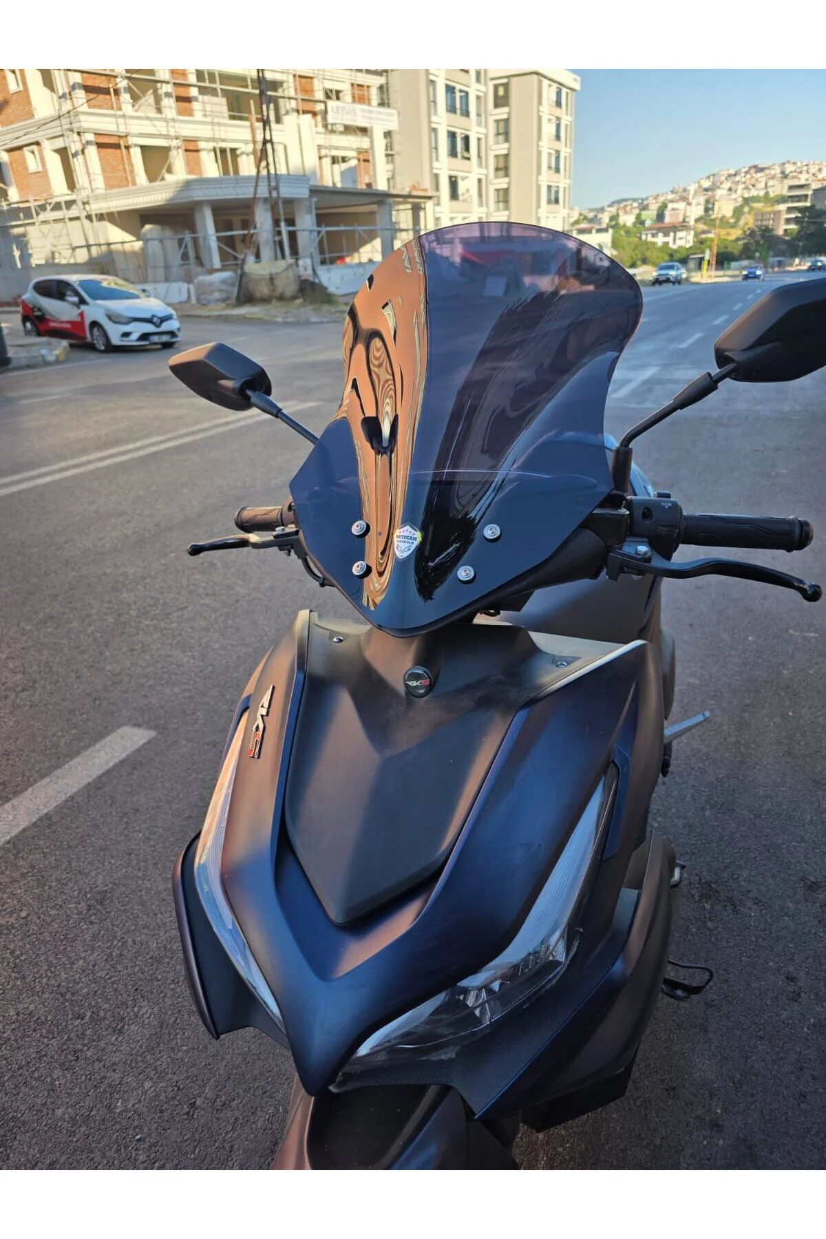 Volta Revolt RSX3 Ön Cam 2022-2026 Model 43cm Siyah Renkli SPORTİ
