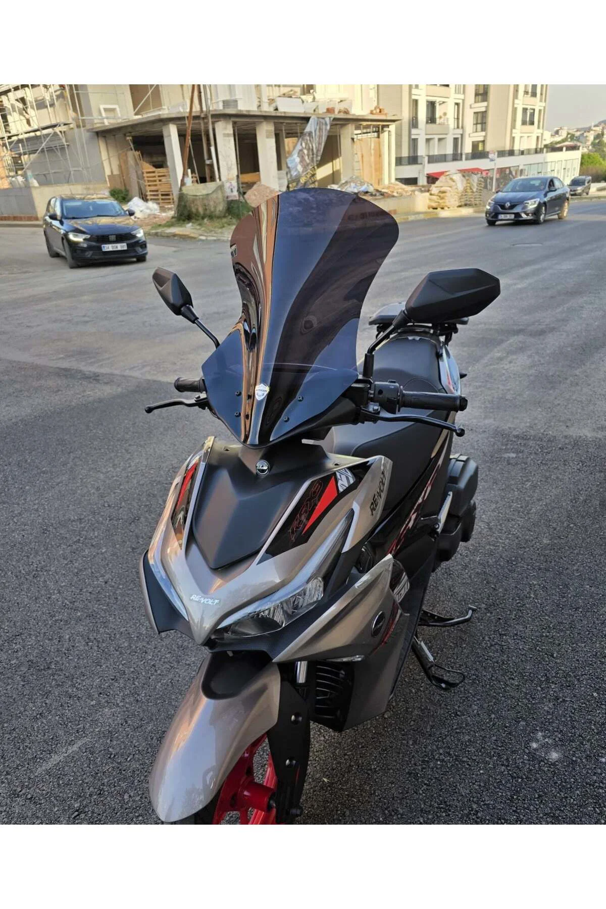 Volta Revolt RSX3 Ön Cam 2022-2026 Model 54cm Siyah Renkli SPORTİ