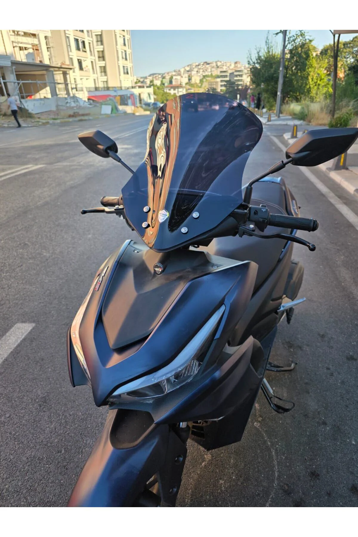 Volta Revolt RSX3 Ön Cam 2022-2026 Model 43cm Siyah Renkli SPORTİ