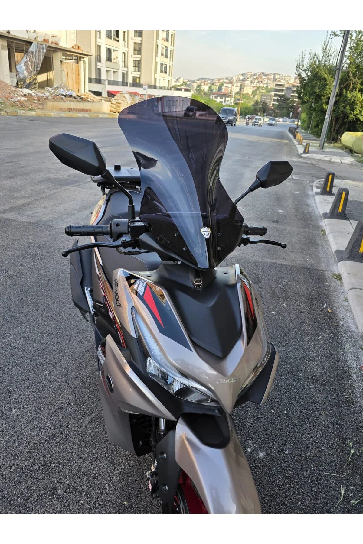 Volta Revolt RSX3 Ön Cam 2022-2026 Model 54cm Siyah Renkli SPORTİ