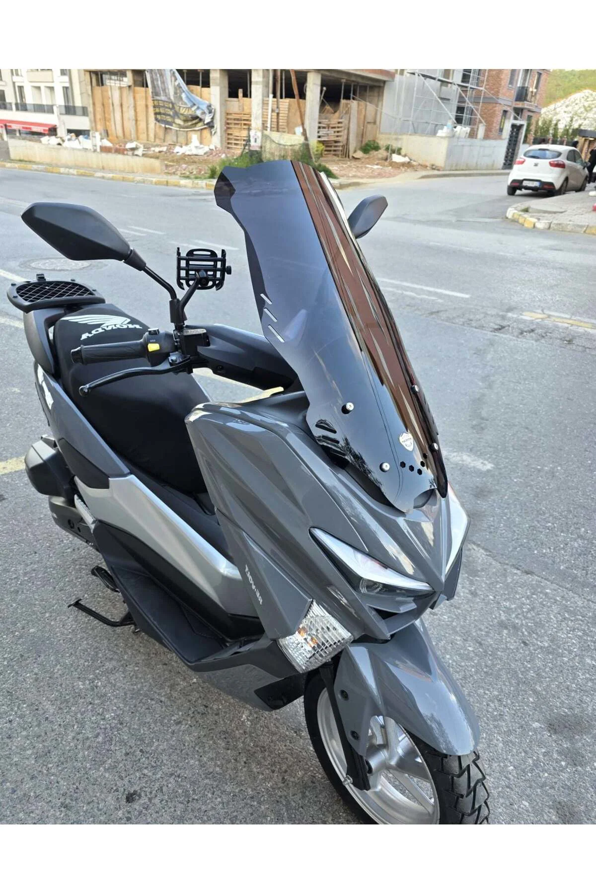 Volta Revolt RSX4 Ön Cam 2022-2026 Model 65cm Siyah Renkli 4mm OR
