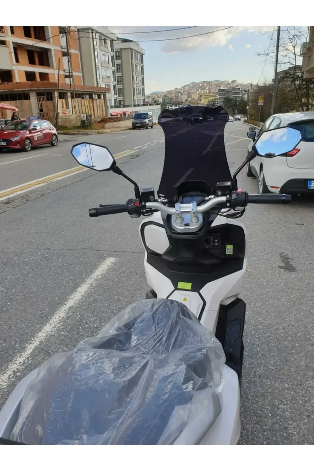 Volta Revolt RSX7 Ön Cam 2022-2025 Model 65cm Siyah Renkli 4mm