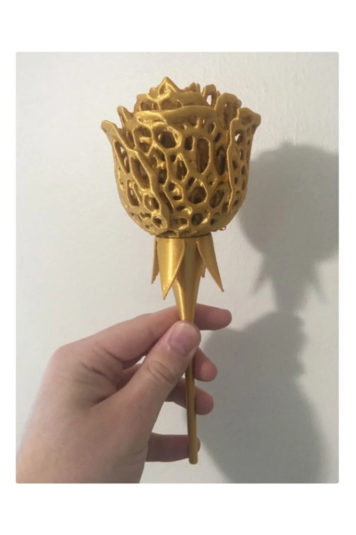 Voronoi Gold Yapay Vazo Gülü