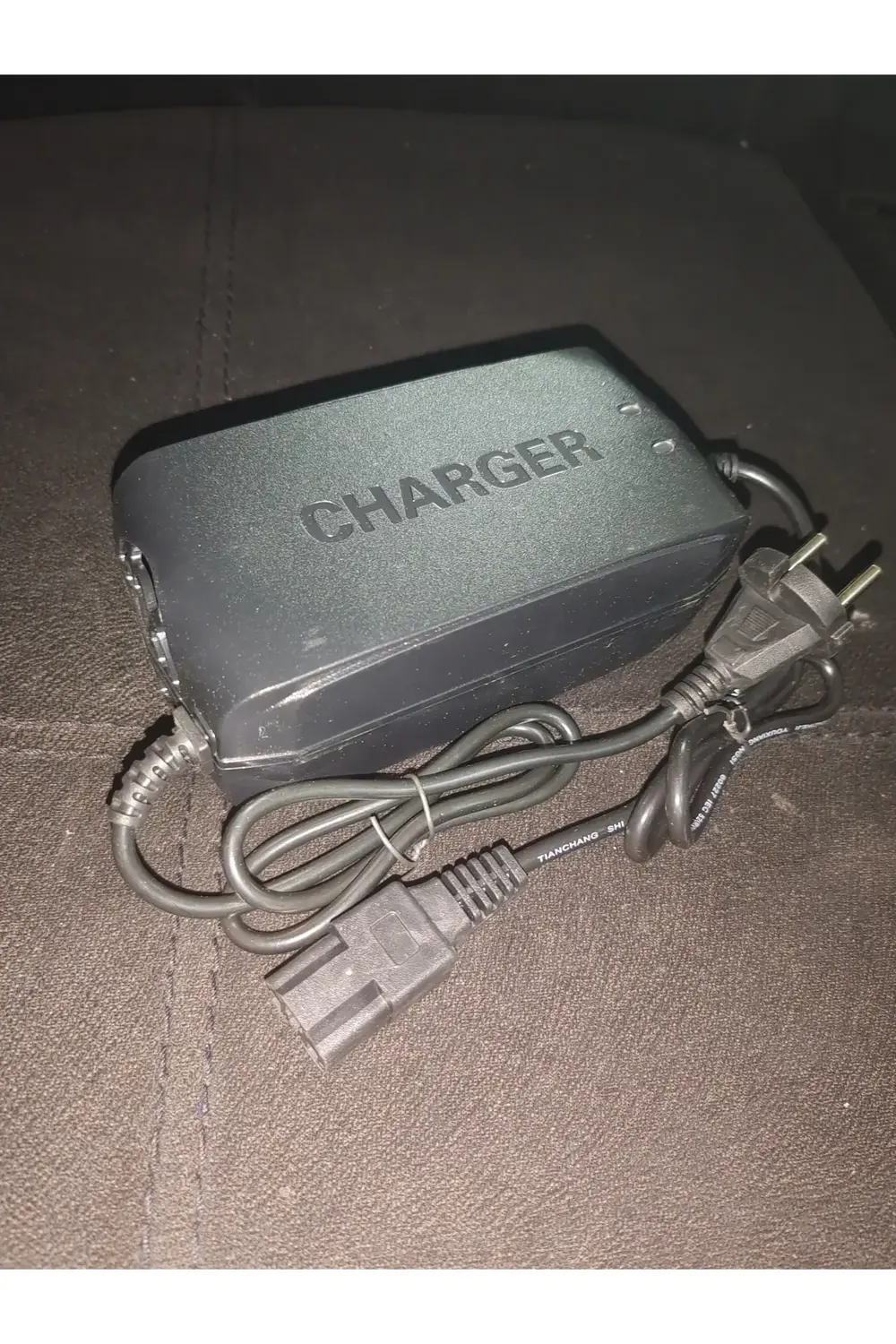 VSM  ŞARJ ALETİ CİHAZI 48V 14AH 4 AKÜLÜ TÜM MODELERE UYUM SAĞLAR