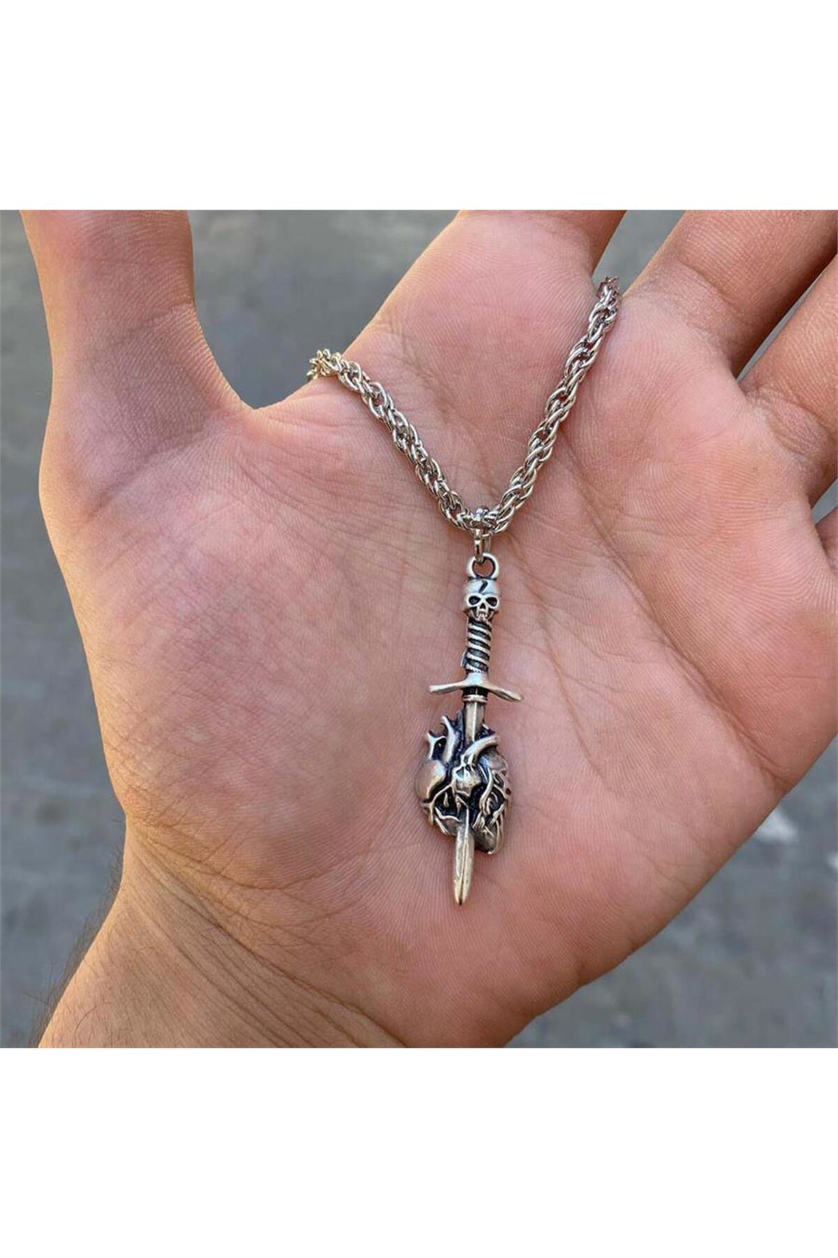 War Sword İn The Heart Zincirli Kolye