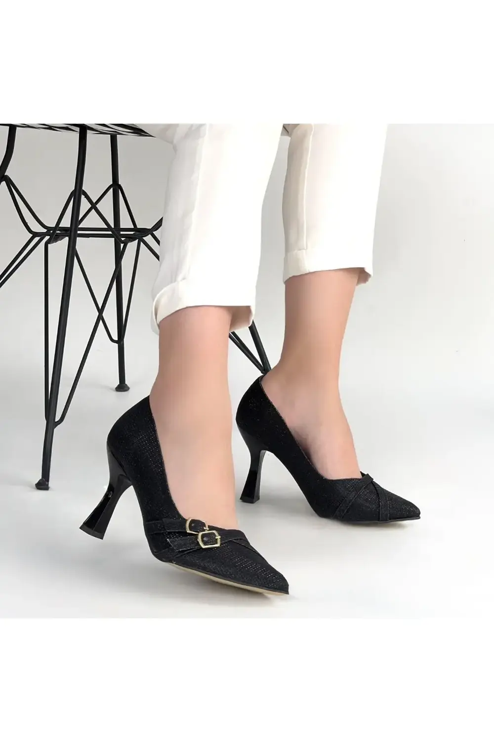 Wenda Siyah Simli Cilt Topuklu Ayakkabı
