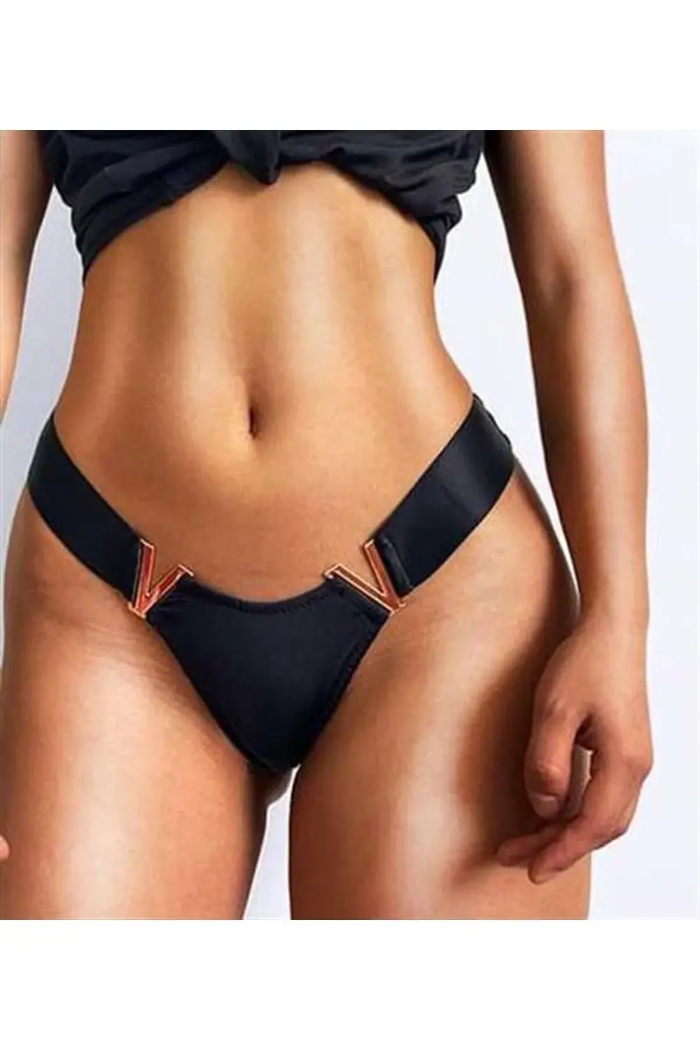 Will Like Siyah V Metal Aksesuarlı Fantezi String Tanga