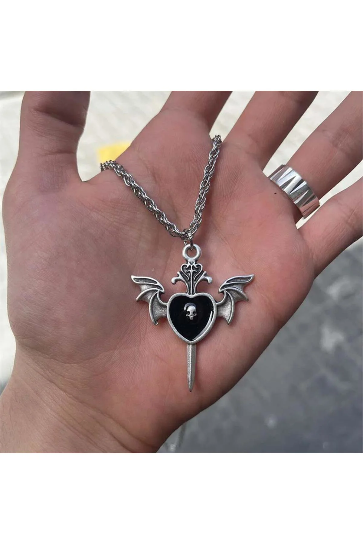 Wings And Sword Siyah Kalp Kolye