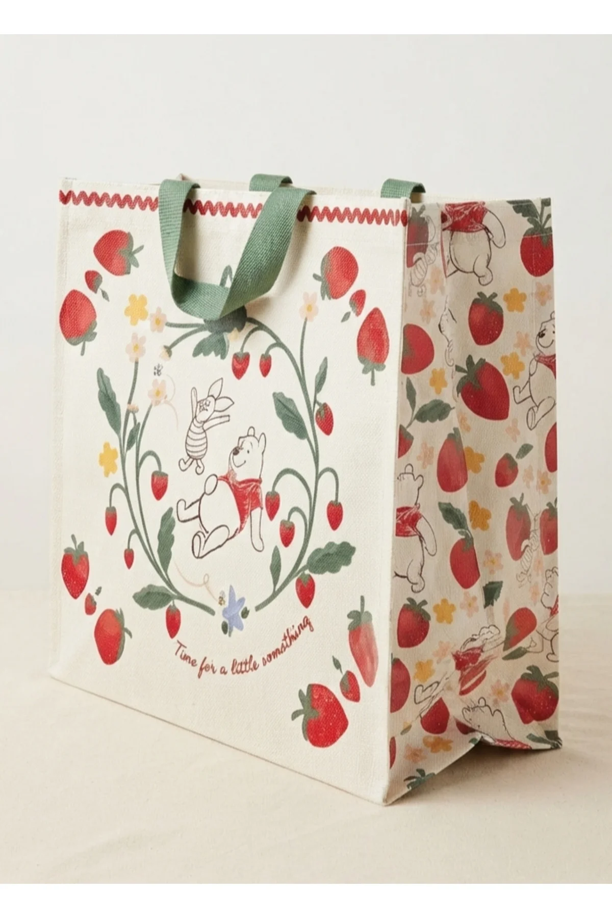 Winnie The Pooh Çilek Desenli Çok Amaçlı Alışveriş Çantası Fiyatı, Yorumları ve Özellikleri