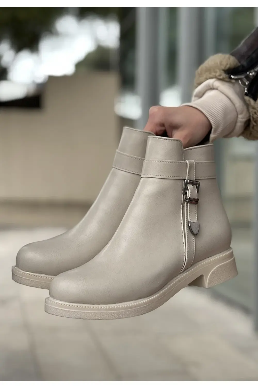 Wiota Bej Cilt Topuklu Bot