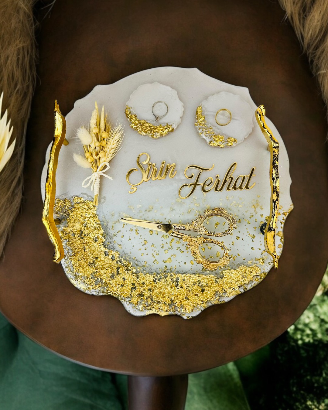 Wistful Gold Polyester Söz Tepsisi