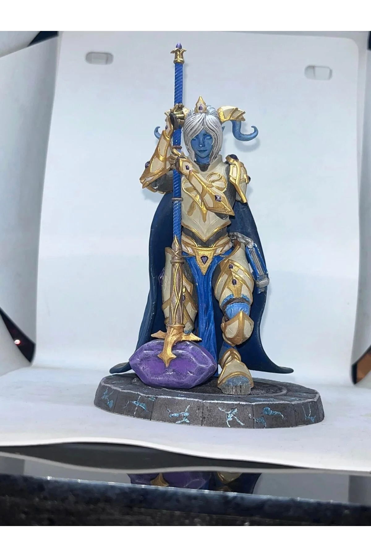 World of Warcraft Draenei WOW Yrel Boyalı Figür Yrel Figür Büyük Boy 20CM