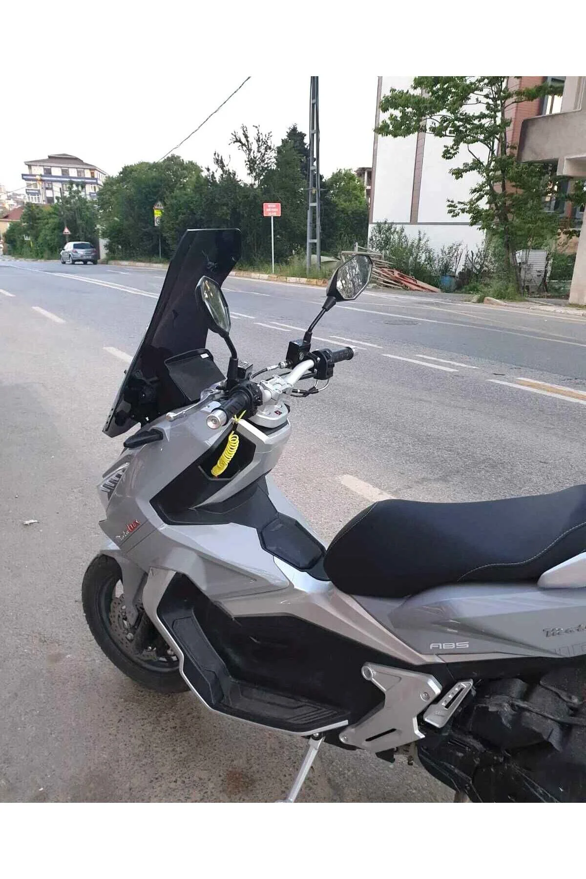 Wow 150 Ön Cam 2023-2026 Model 65cm Siyah Renkli 4mm ORTA BOYLU