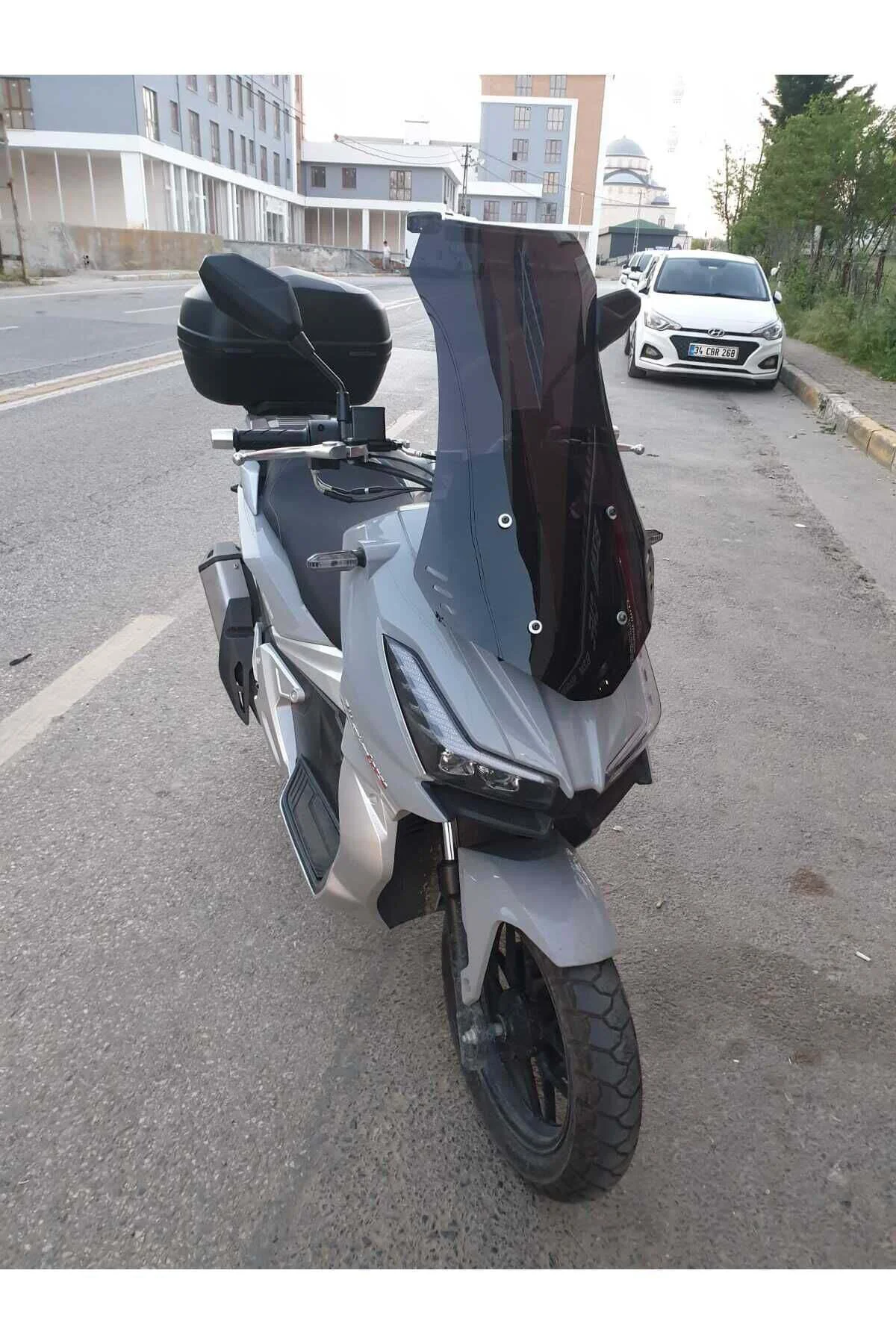 Wow 150 Ön Cam 2023-2026 Model 65cm Siyah Renkli 4mm ORTA BOYLU