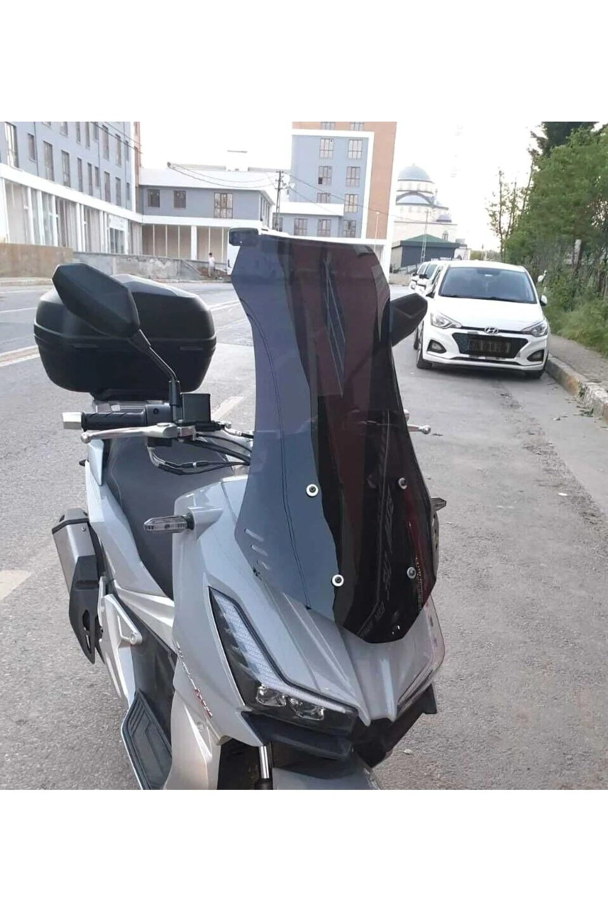 Wow 150 Ön Cam 2023-2026 Model 65cm Siyah Renkli 4mm ORTA BOYLU