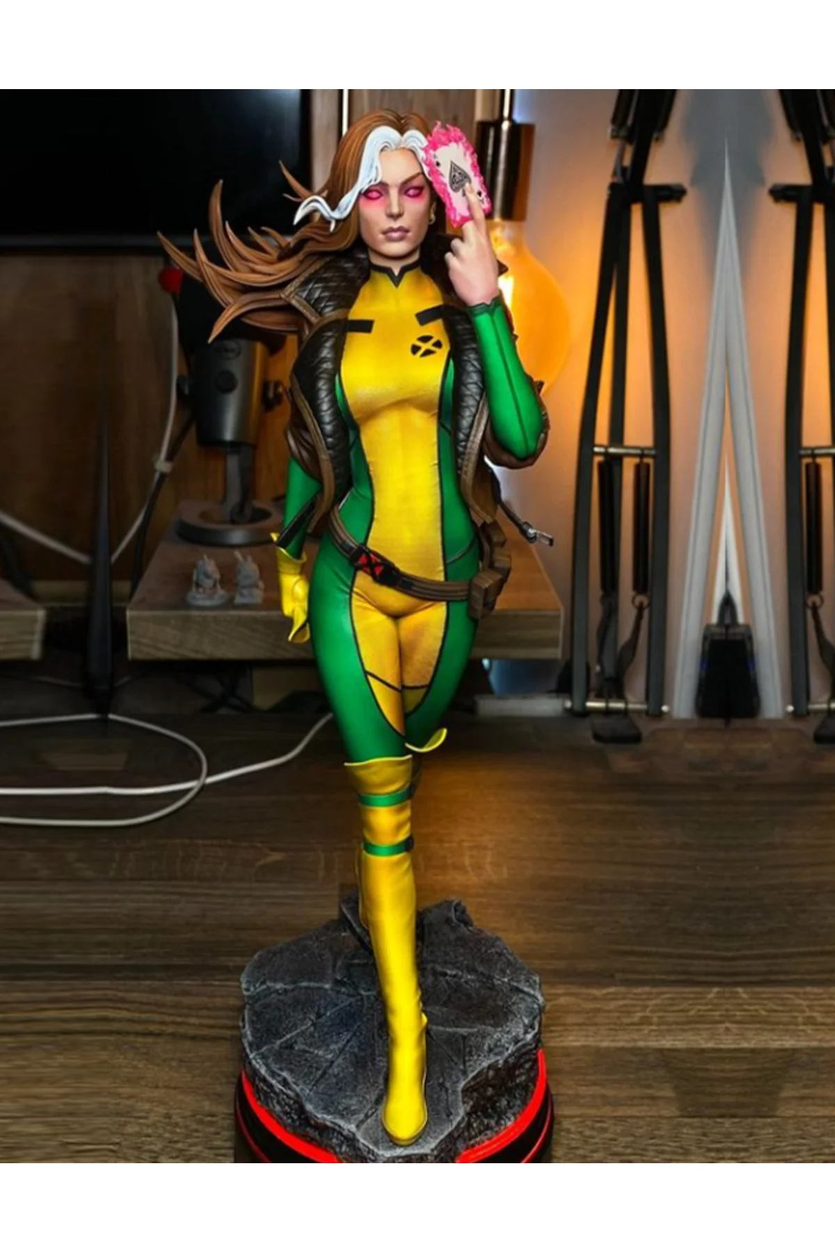 X-Men Rogue Boyalı Figür Anna Marie Figür Büyük Boy 25CM