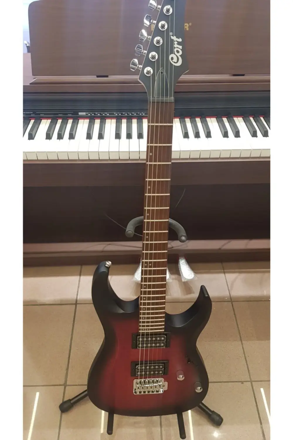 X100 Opbb Hh Elektro Gitar Kılıf+pena+jak Kablo+askı