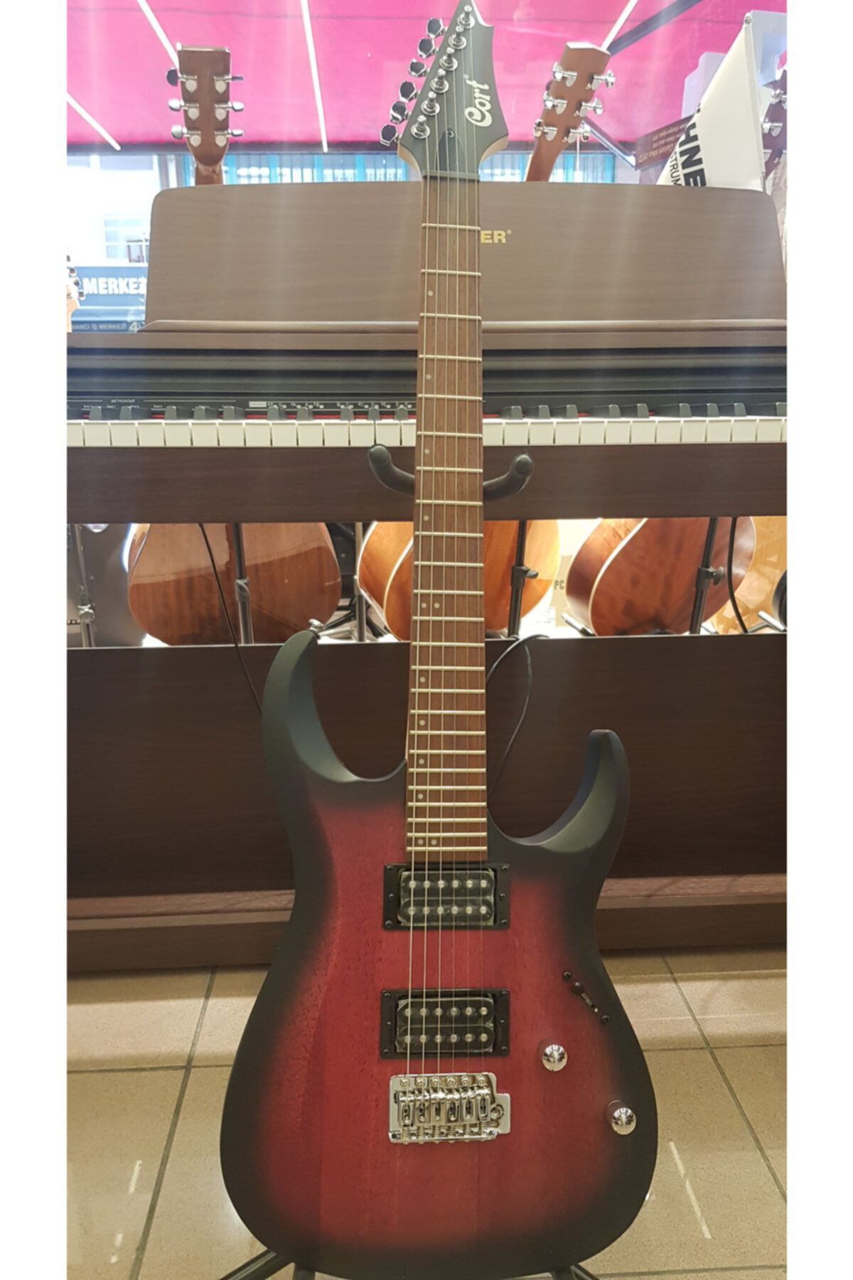 X100 Opbb Hh Elektro Gitar Kılıf+pena+jak Kablo+askı