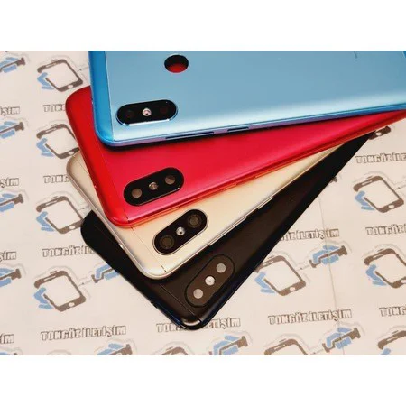Xiaomi Mi A2 Lite Kasa Arka Pil Batarya Kapağı ( Yan Tuşlar )