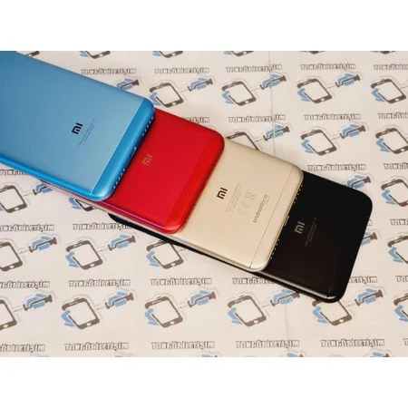 Xiaomi Mi A2 Lite Kasa Arka Pil Batarya Kapağı ( Yan Tuşlar )