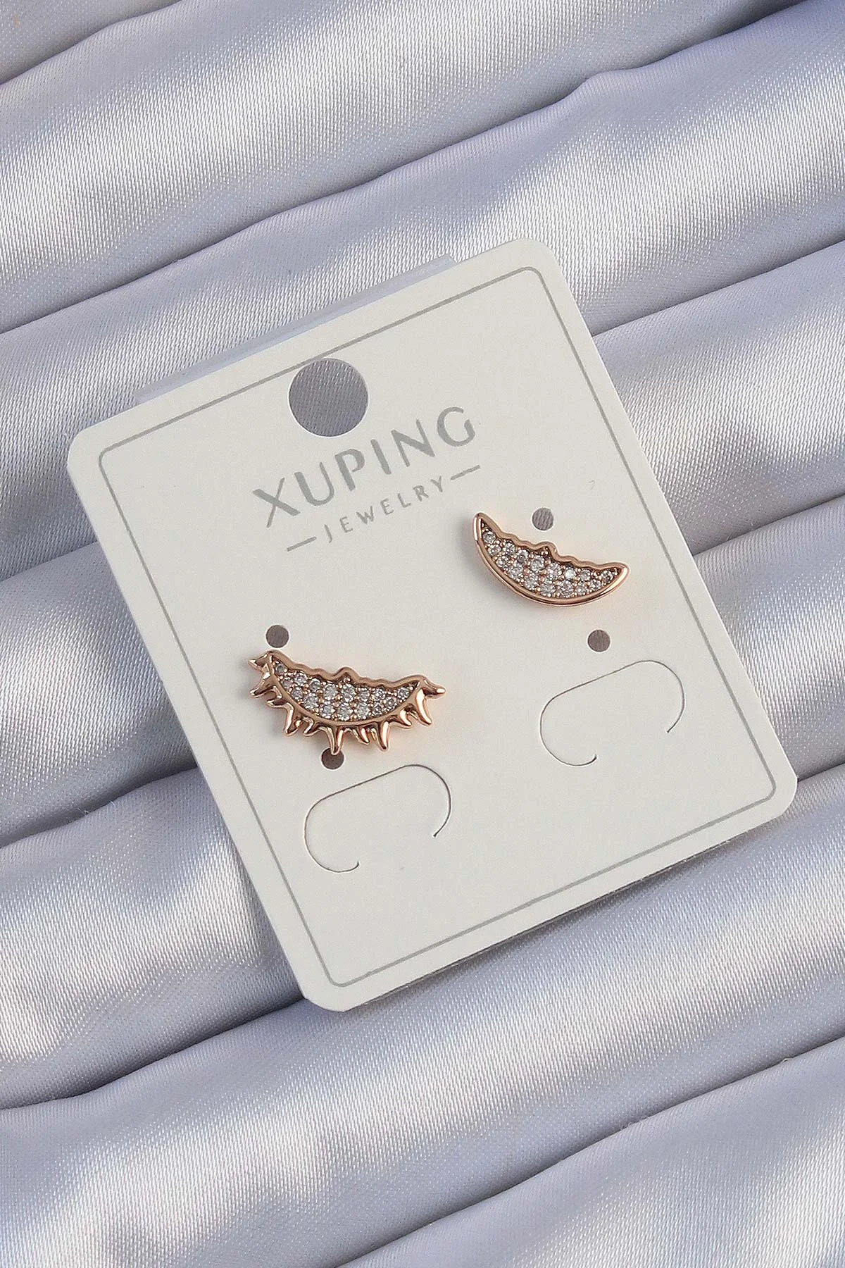Xuping Rose Renk Zirkon Taşlı Ay ve Güneş Tasarımlı Küpe -1492