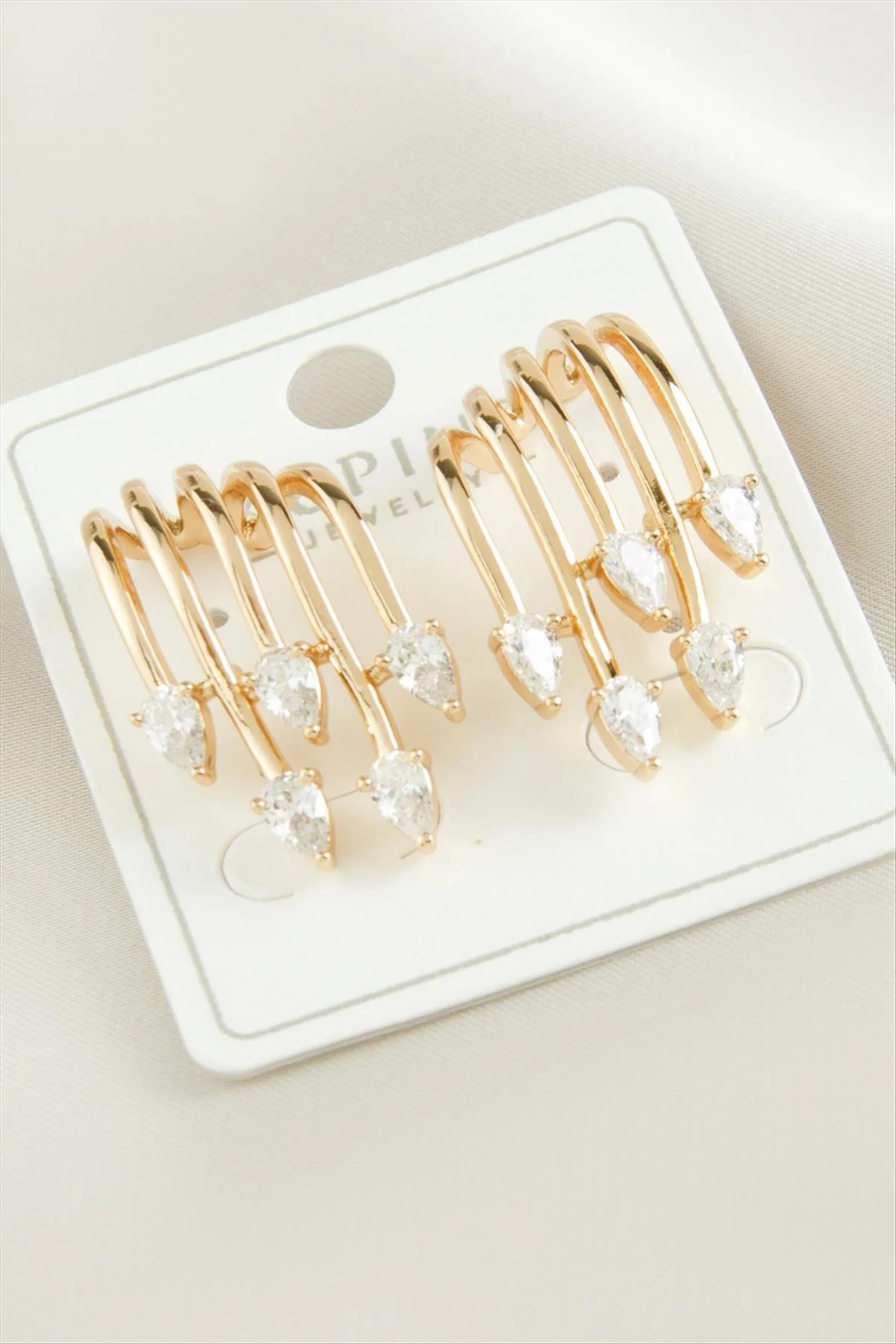 Xuping Üçgen Zirkon Taşlı Lüks Çelik Küpe