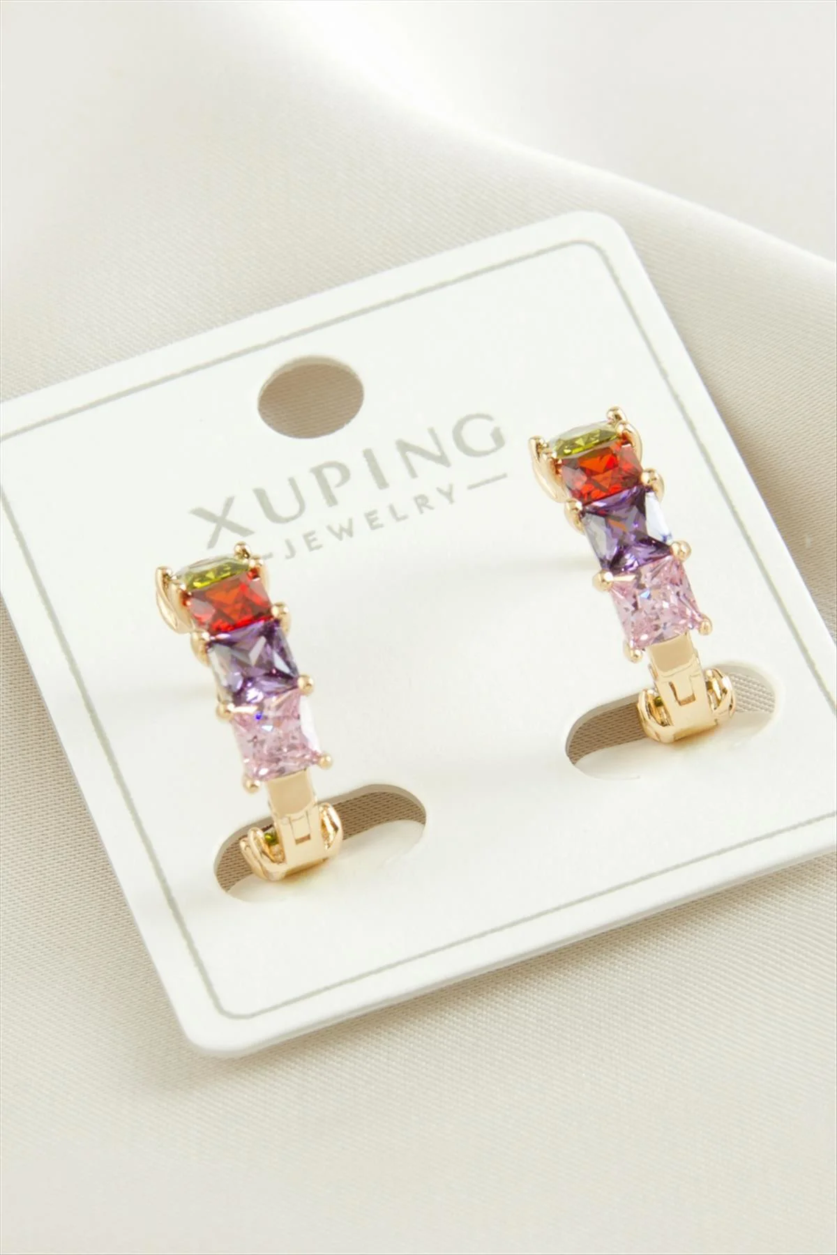 Xuping Zirkon Taşlı Lüks Çelik Küpe