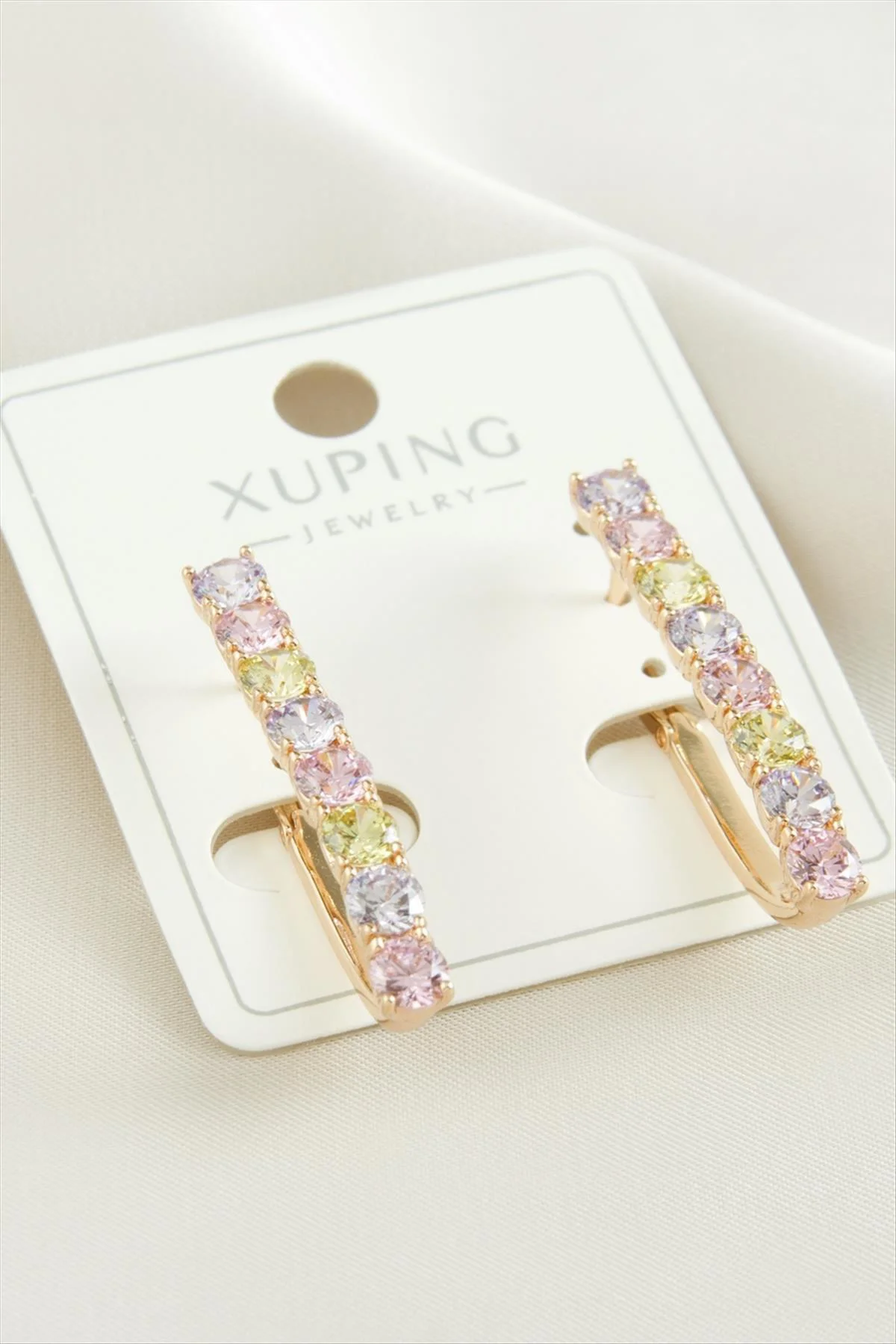 Xuping Zirkon Taşlı Lüks Çelik Küpe