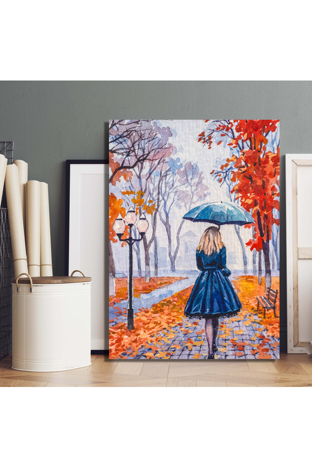 Korkmazkanvas Yağmurda Şemsiyeyle Yürüyen Kadın. Kırmızı Yapraklı Sonbahar Ağaç