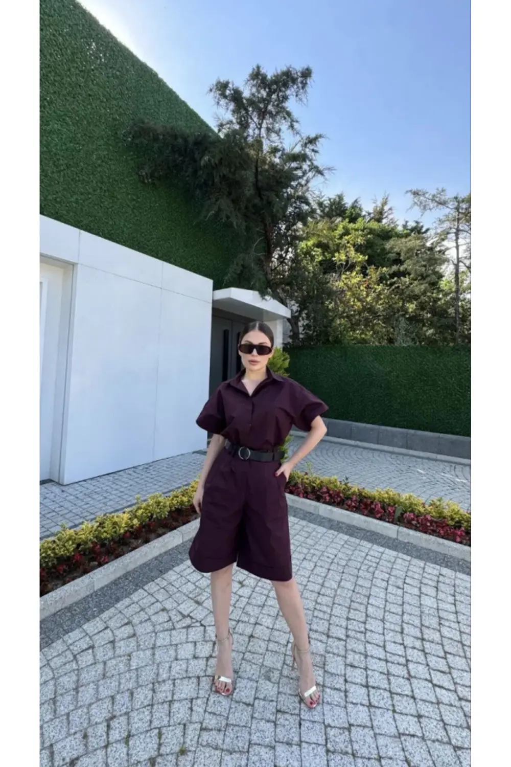 Yakalı Gömlek Kemerli Şortlu Takım - Bordo