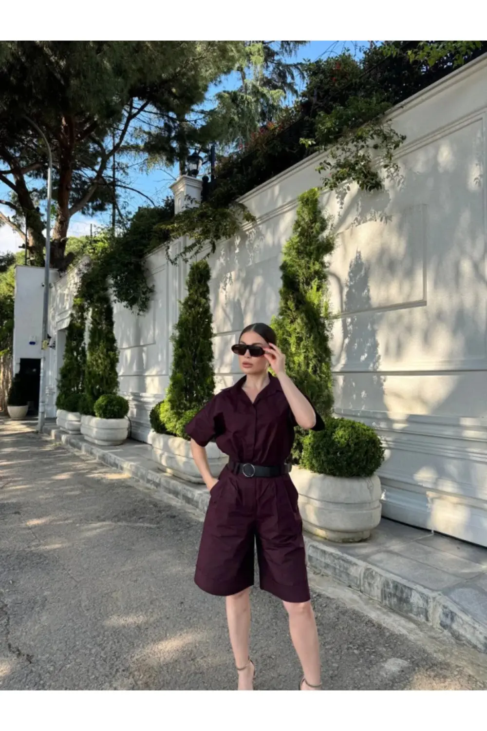 Yakalı Gömlek Kemerli Şortlu Takım - Bordo