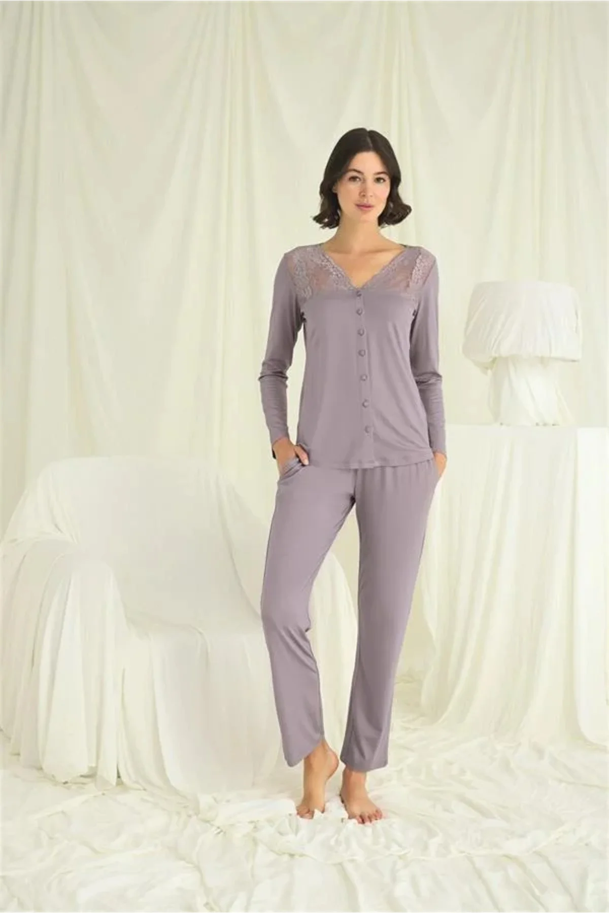 Yakası Kolu ve Omzu Dantelli Boydan Düğmeli Pijama Takımı Fiyatı, Yorumları ve Özellikleri