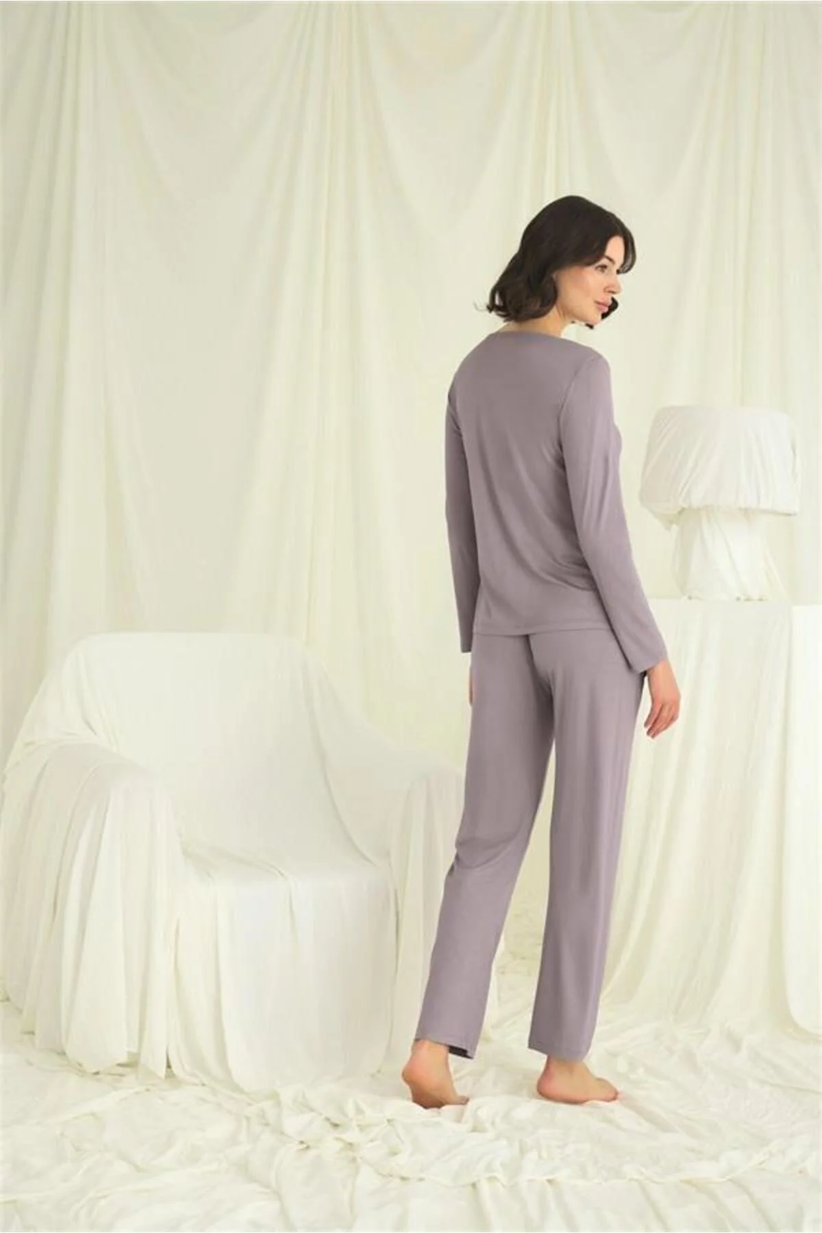 Yakası Kolu ve Omzu Dantelli Boydan Düğmeli Pijama Takımı