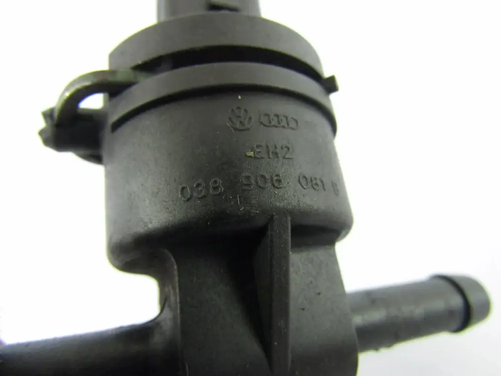 Yakıt Sıcaklık Sensörü (VW Orjinal)(038906081B)(AUDI VW)